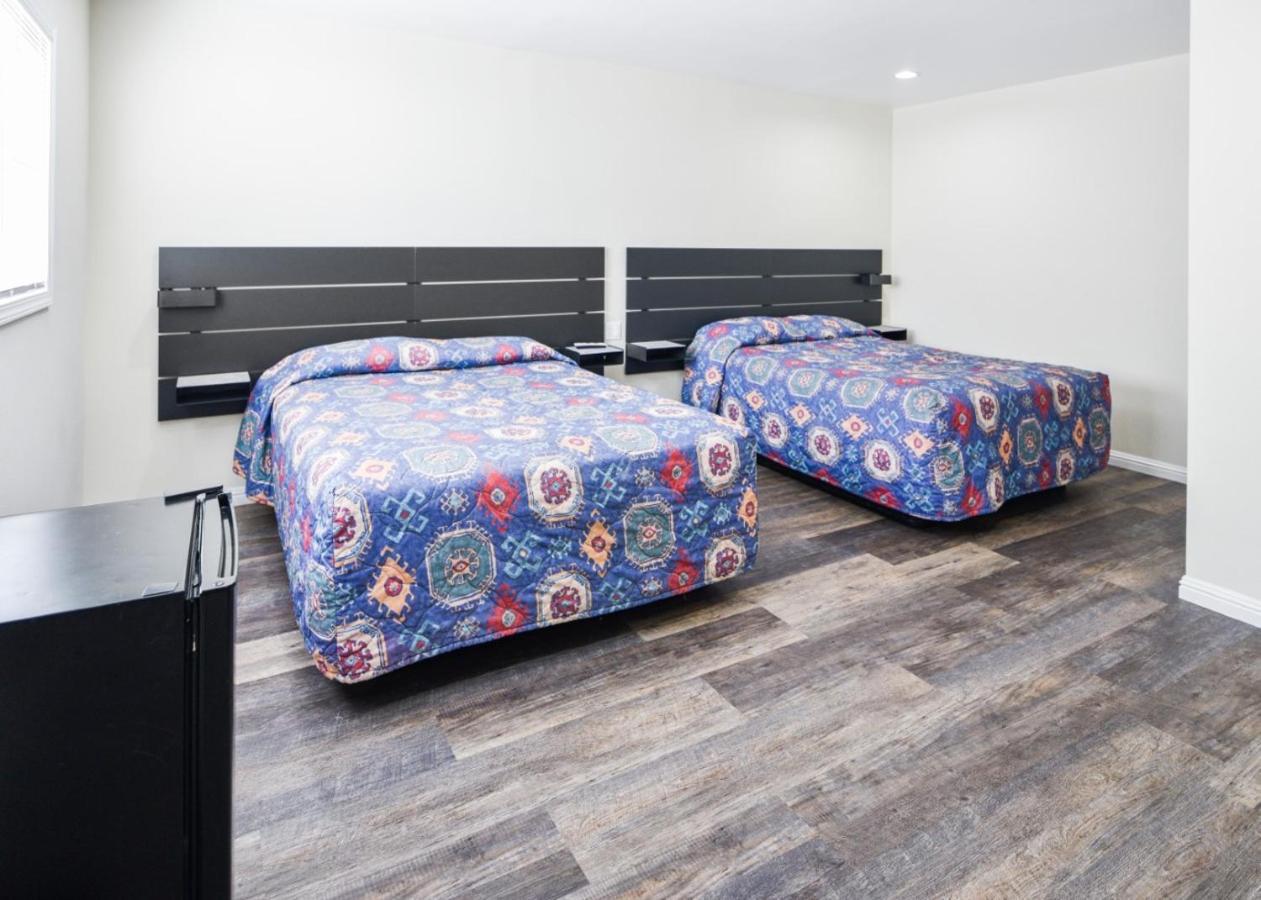Holly Park Motel Near Lax Lennox Екстер'єр фото
