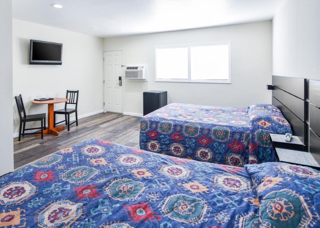 Holly Park Motel Near Lax Lennox Екстер'єр фото