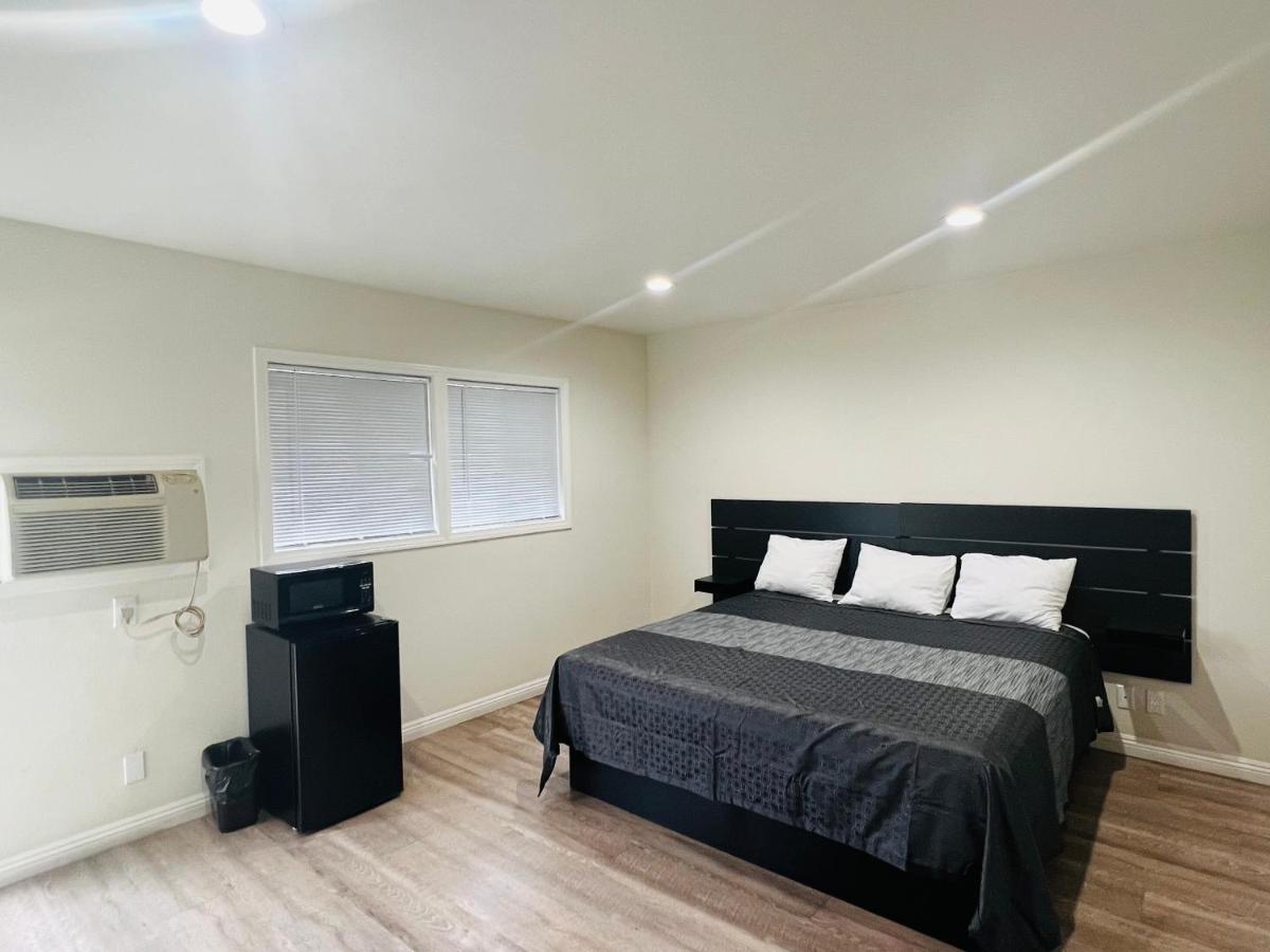 Holly Park Motel Near Lax Lennox Екстер'єр фото